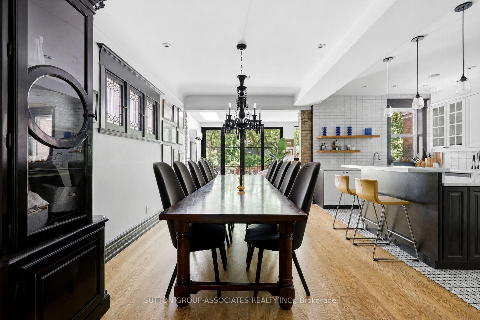 33 Albany Avenue photo 8