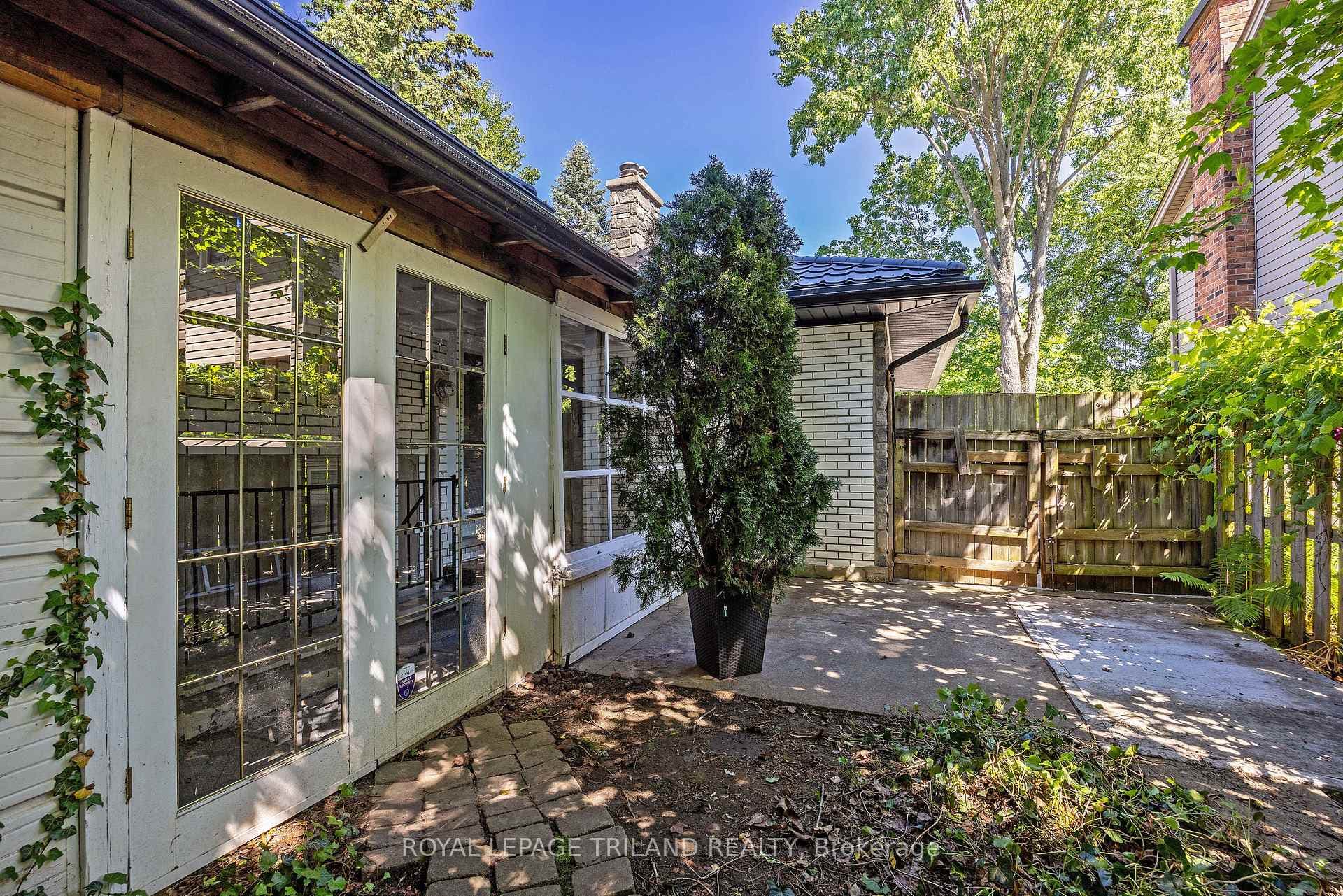 1152 Ivanhill Road photo 45