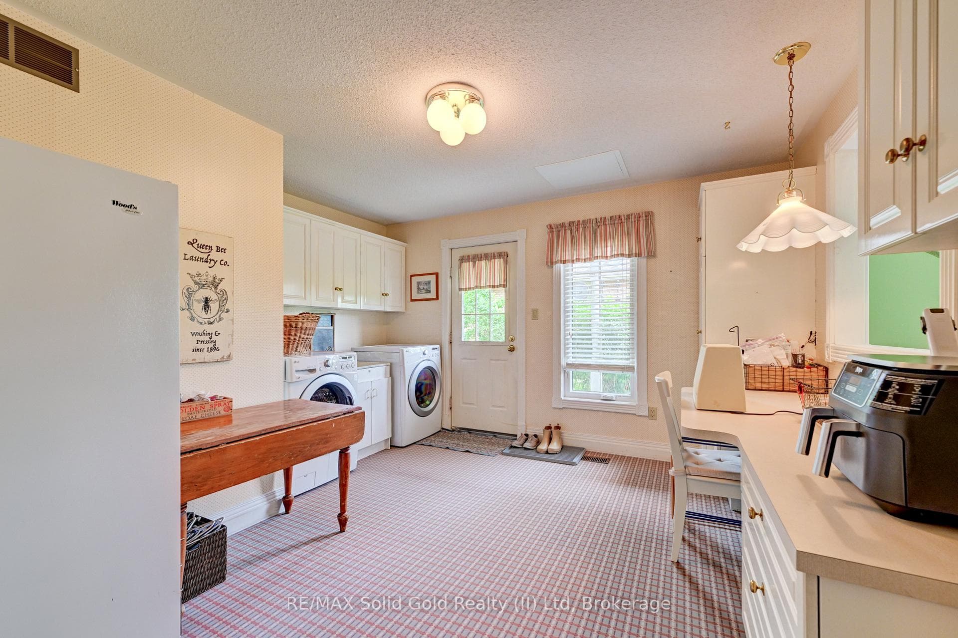 11 Lorraine Drive photo 22