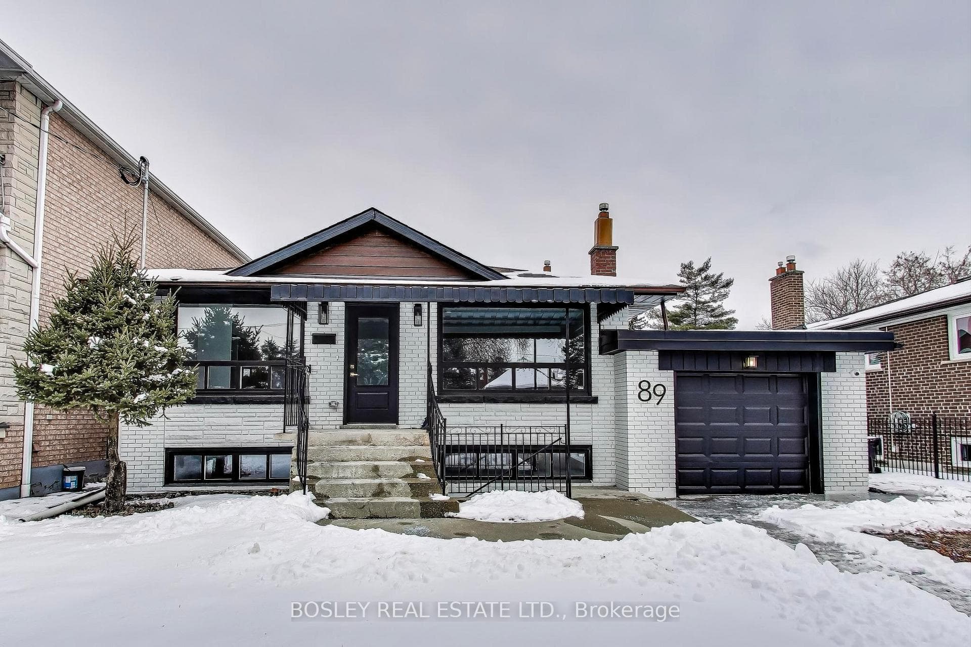 89 Chiswick Avenue Unit Lower photo 1