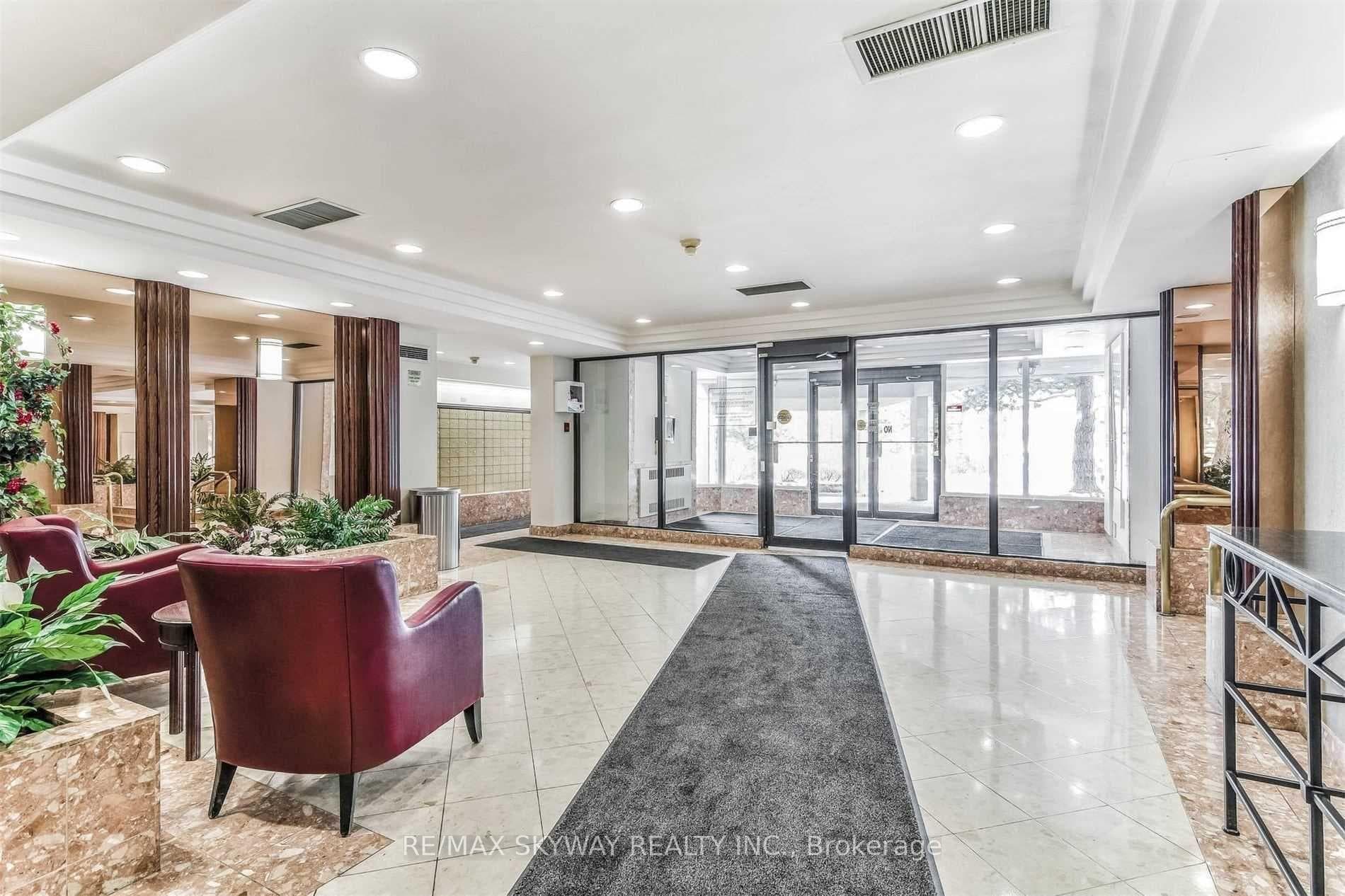24 Hanover Road Unit 205 photo 6