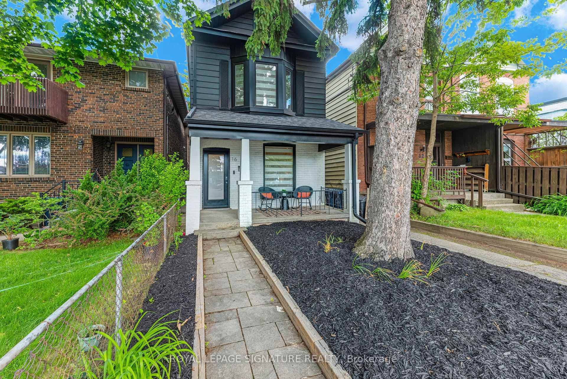 16 Essex Street photo 1