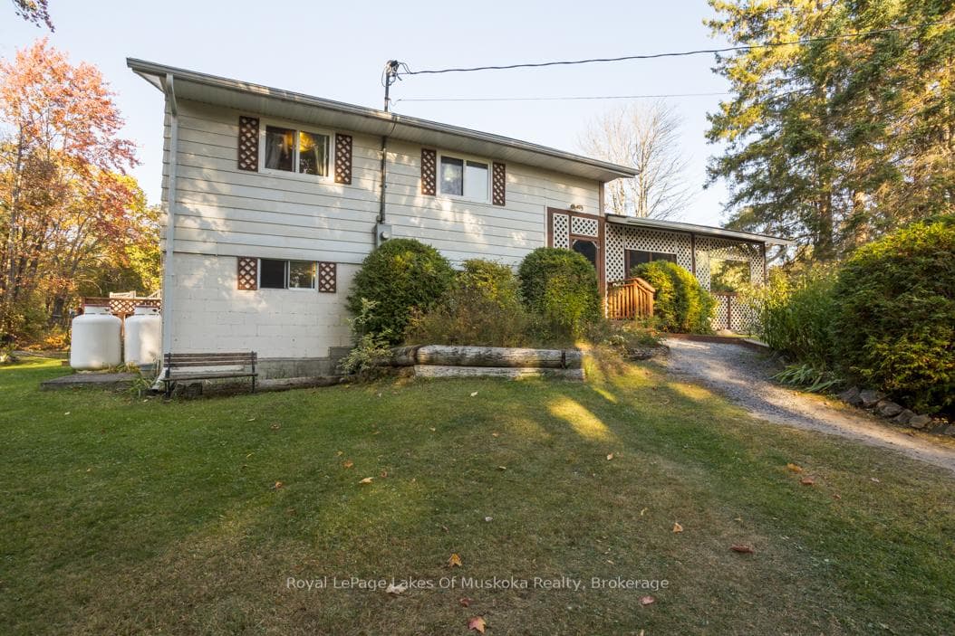 1397 Fraserburg Road photo 2