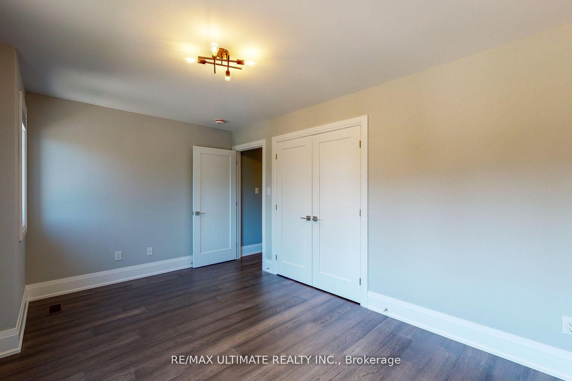 620B Harvie Avenue photo 23