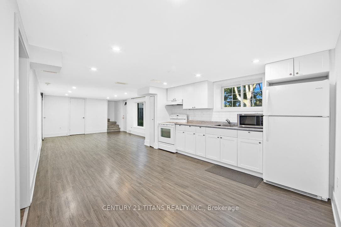 271 Chadburn Court photo 17