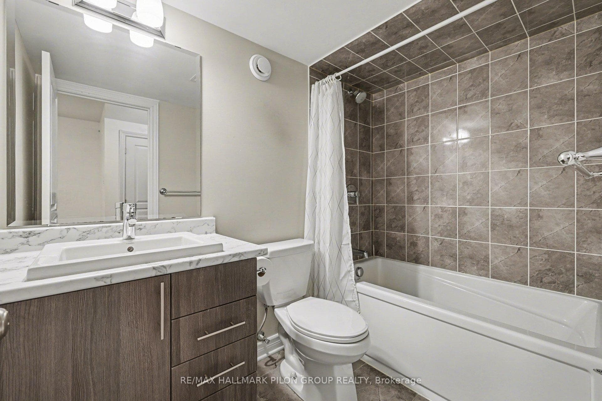 266 Shinleaf Crescent photo 20