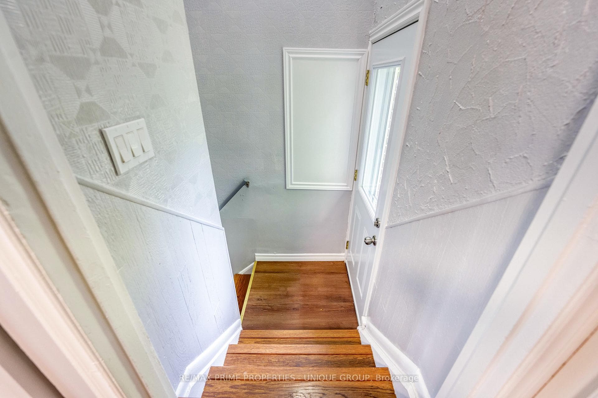 890 Hollands Avenue photo 29
