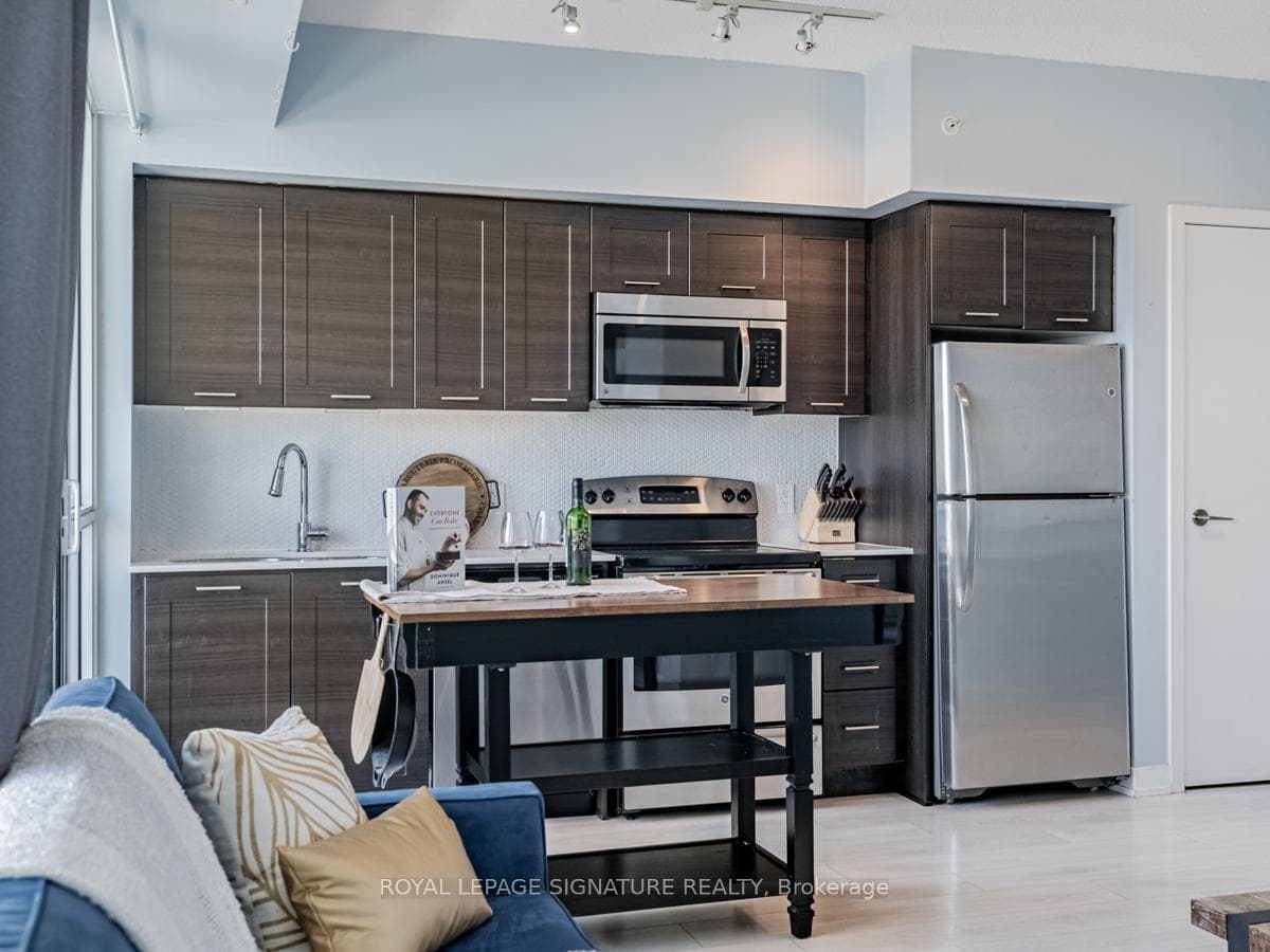 2200 Lakeshore Boulevard Unit 714 photo 16