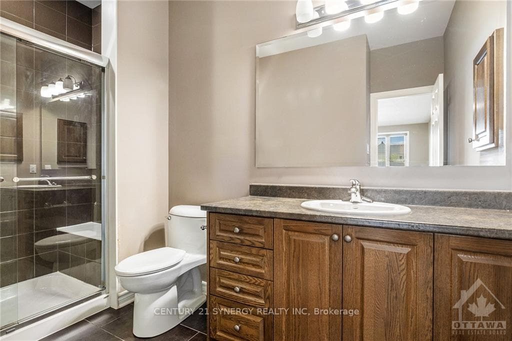 359 NESTLETON Street photo 27
