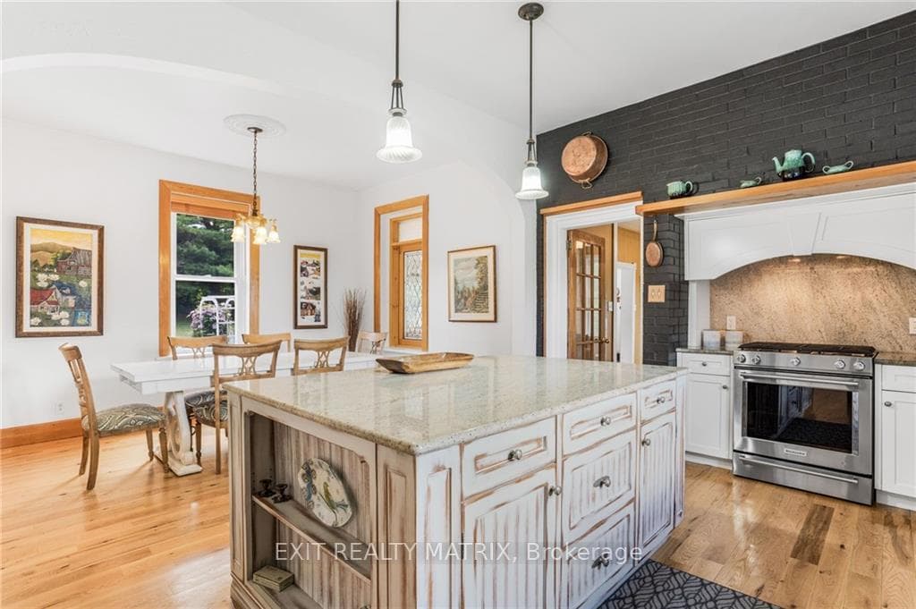 1466 MCPHEE Road photo 13
