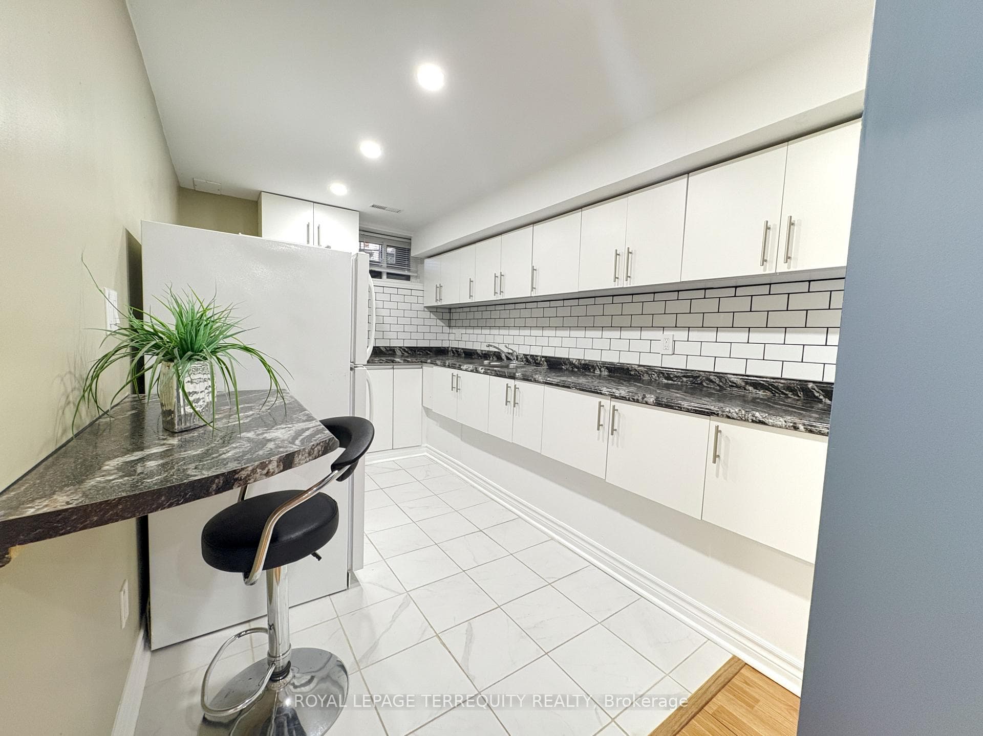 57 Yarrow Road photo 11