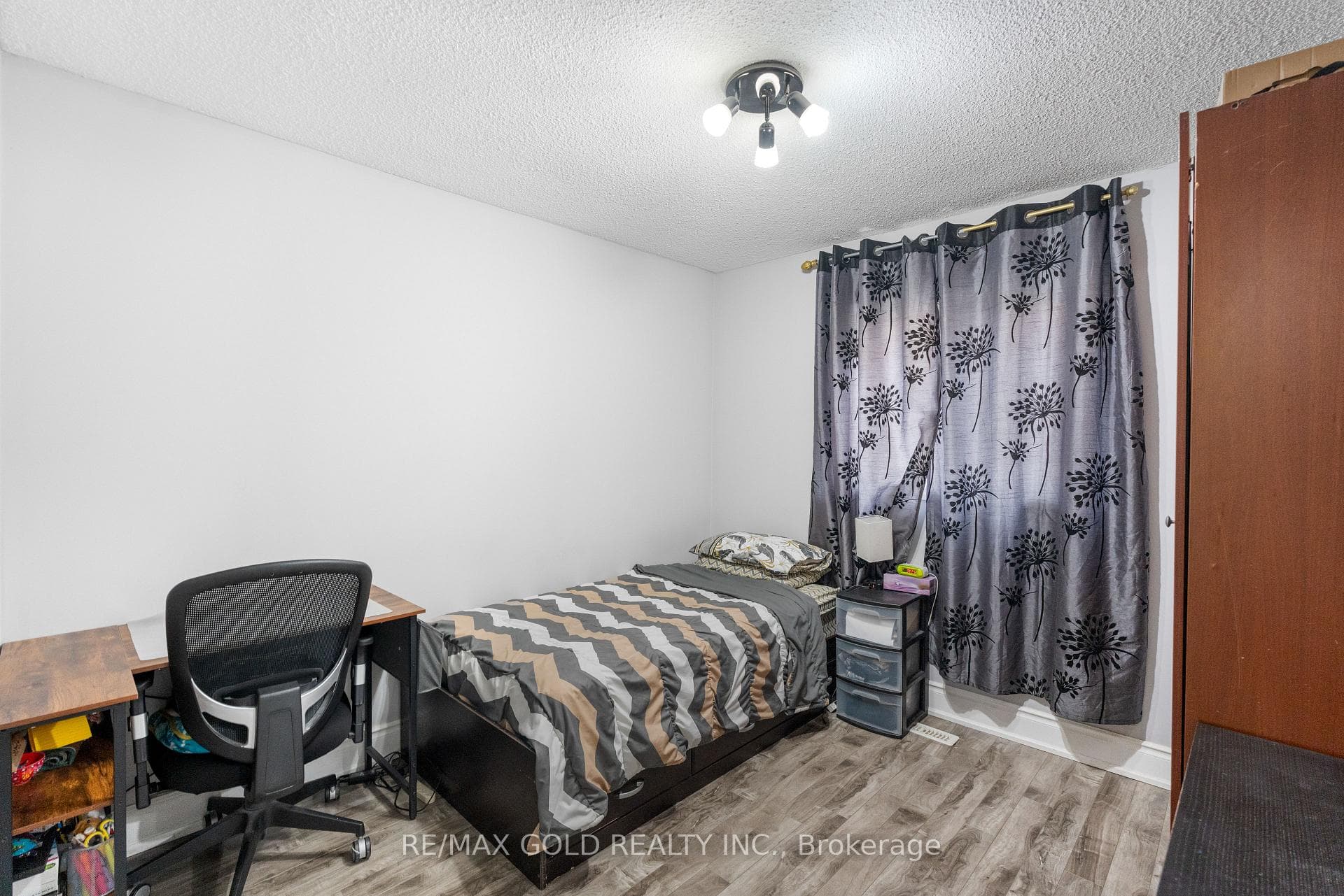 48 Maidstone Crescent photo 30