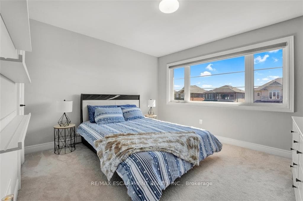 7 Lightfeather Place photo 22