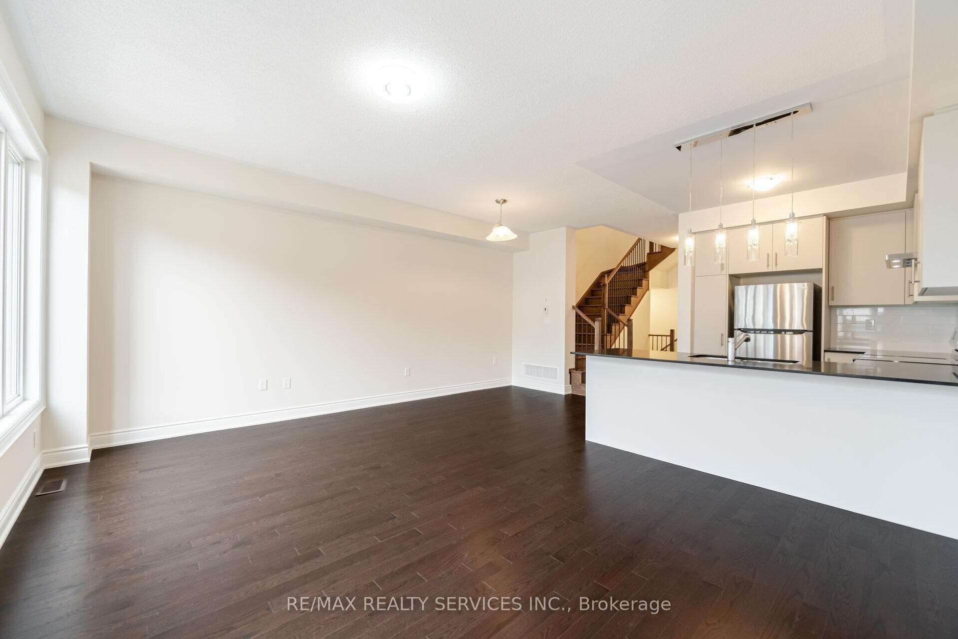 29 Bermondsey Way photo 11