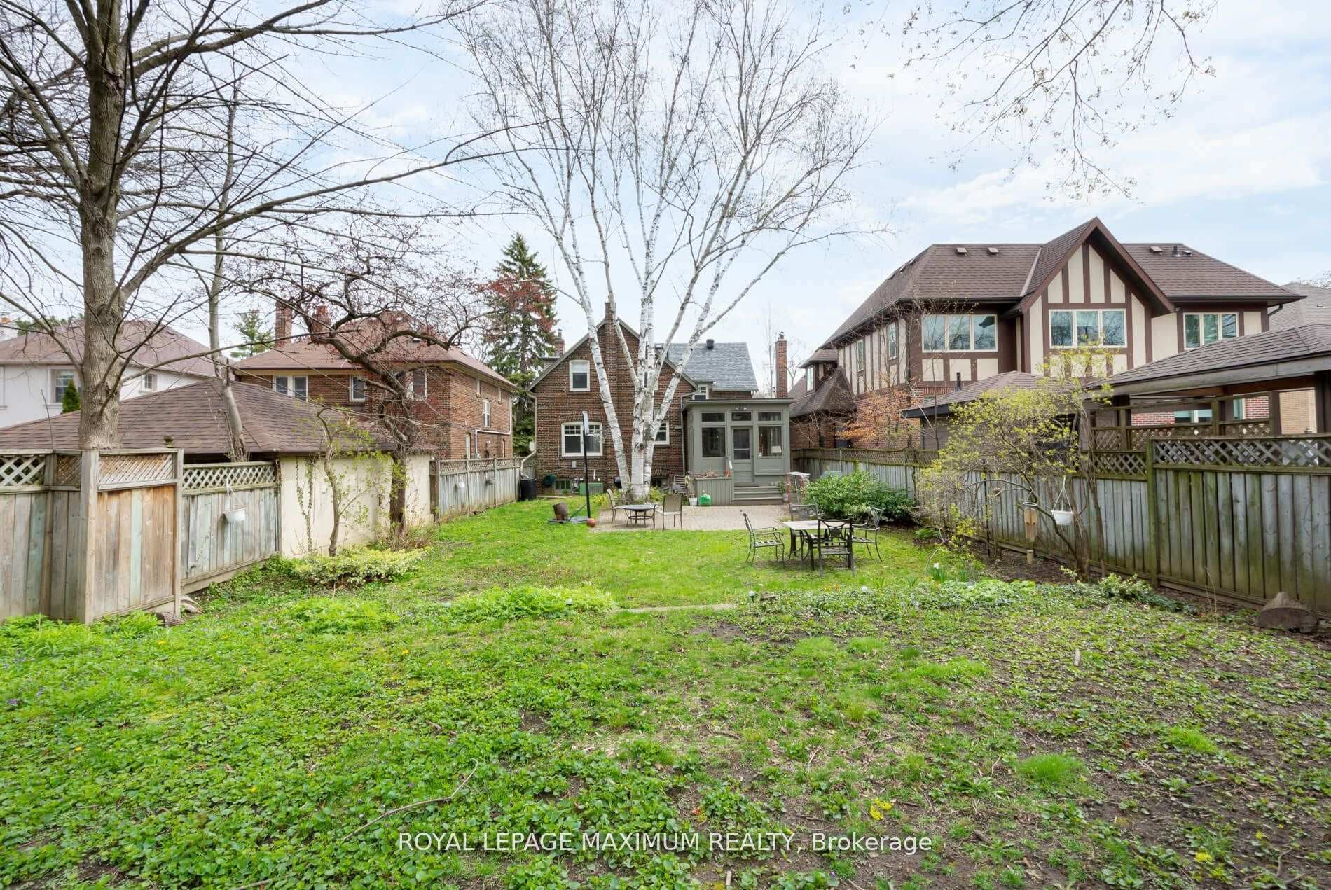 378 Prince Edward Drive photo 24