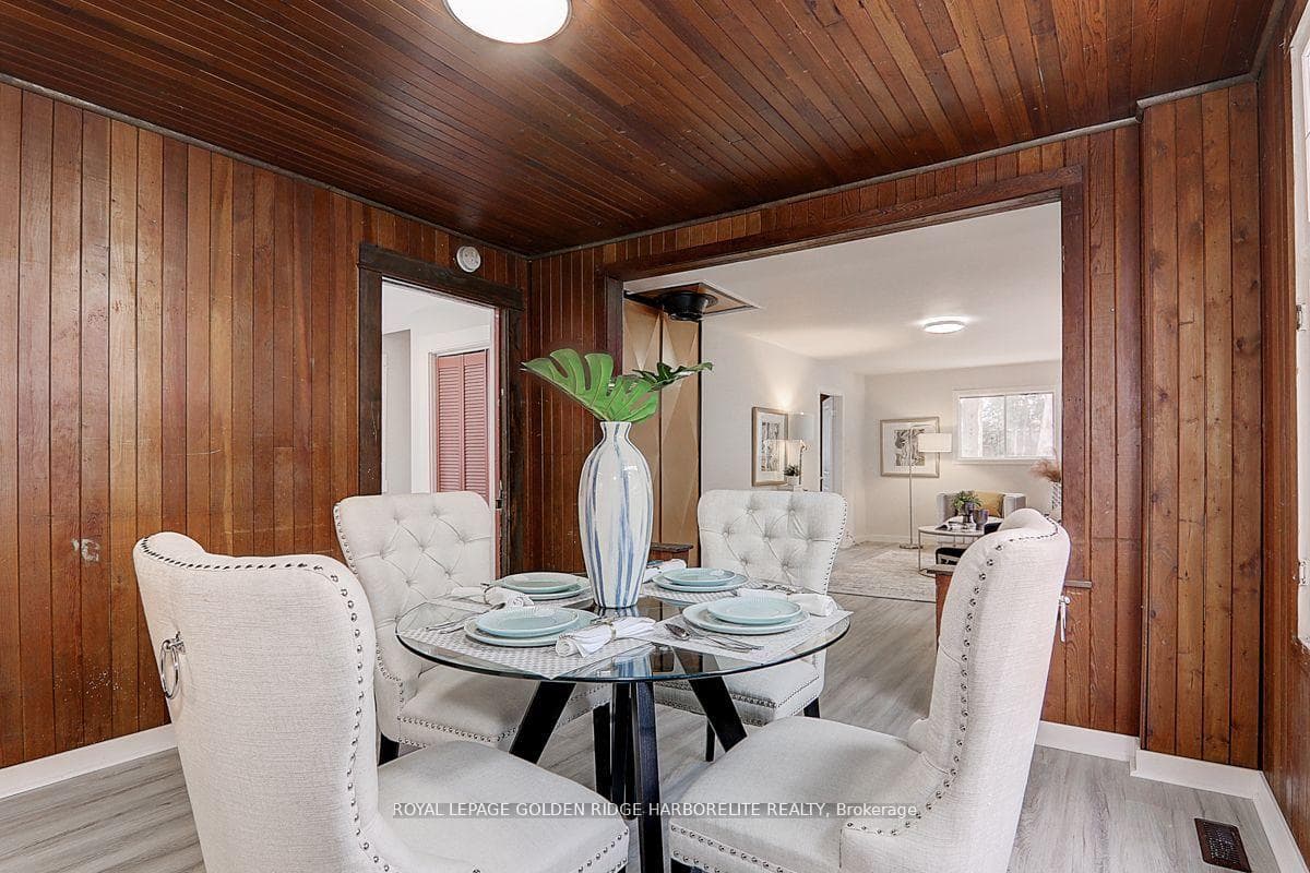 44 Pinery Lane photo 6