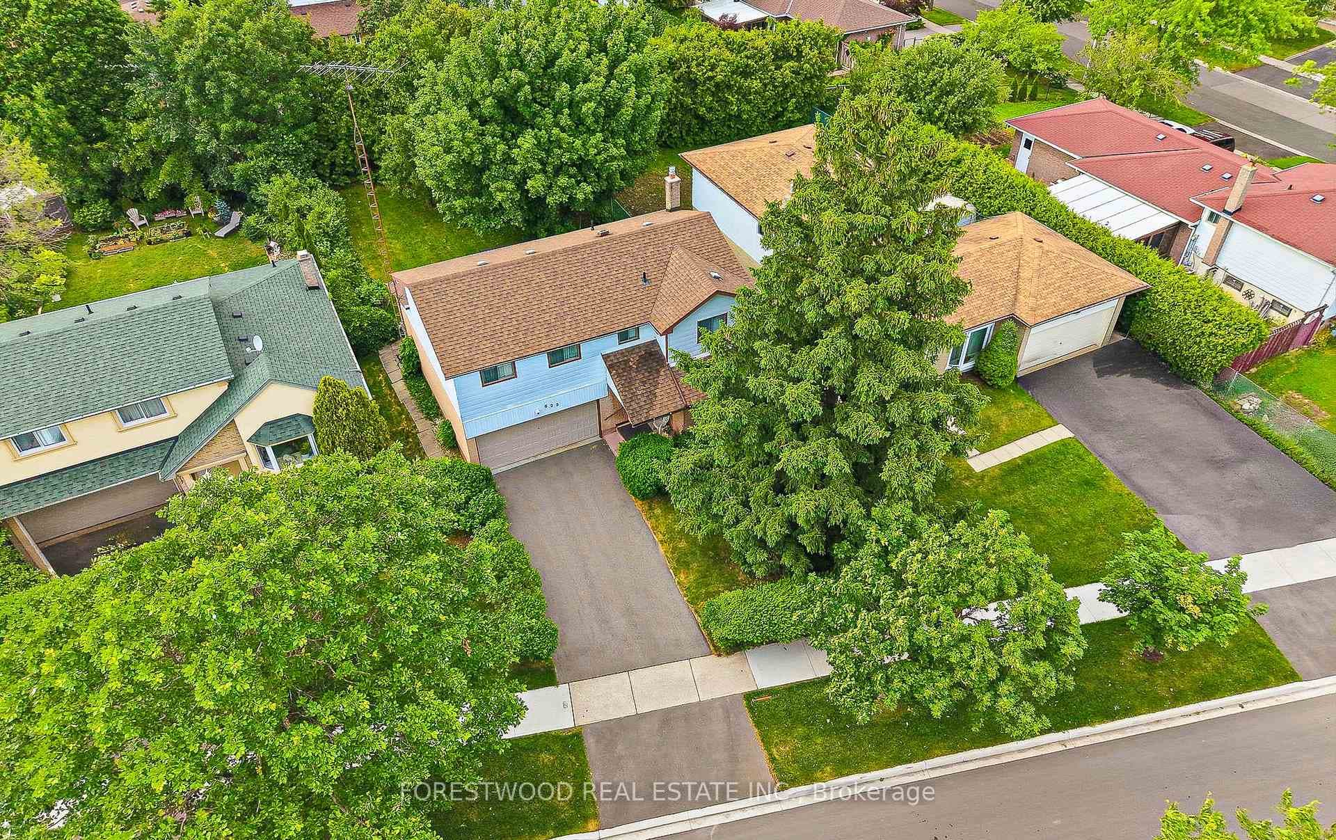 523 Hyacinthe Boulevard photo 36