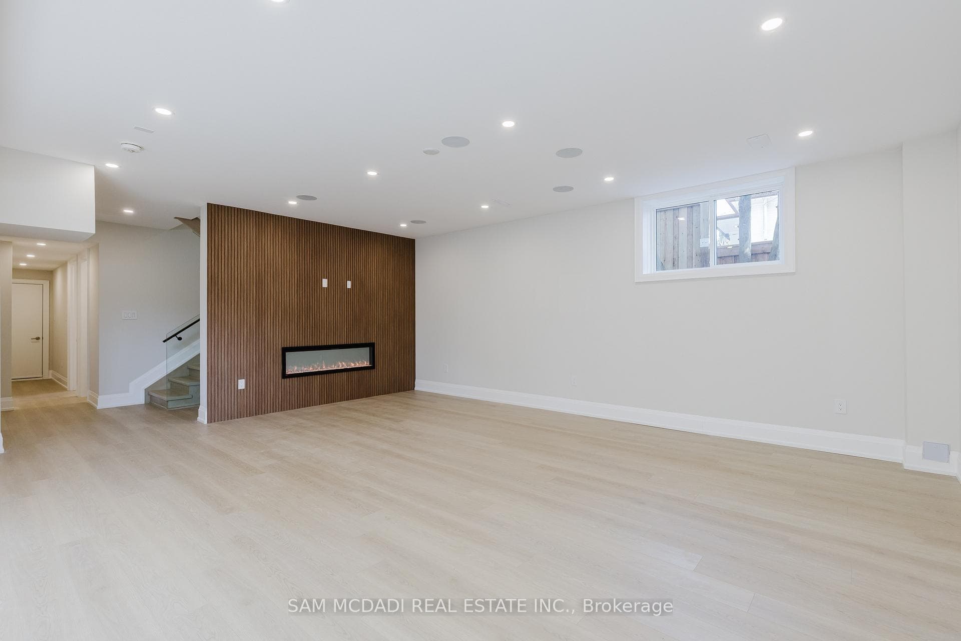 2346 Rebecca Street photo 40