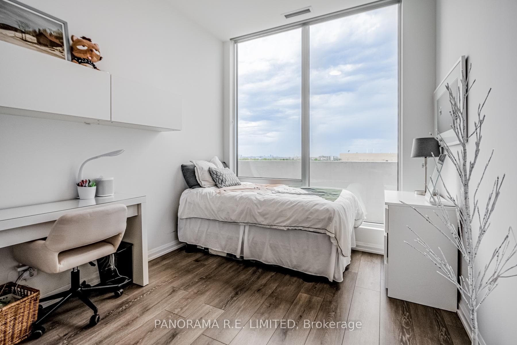 4208 Dundas Street Unit 802 photo 14
