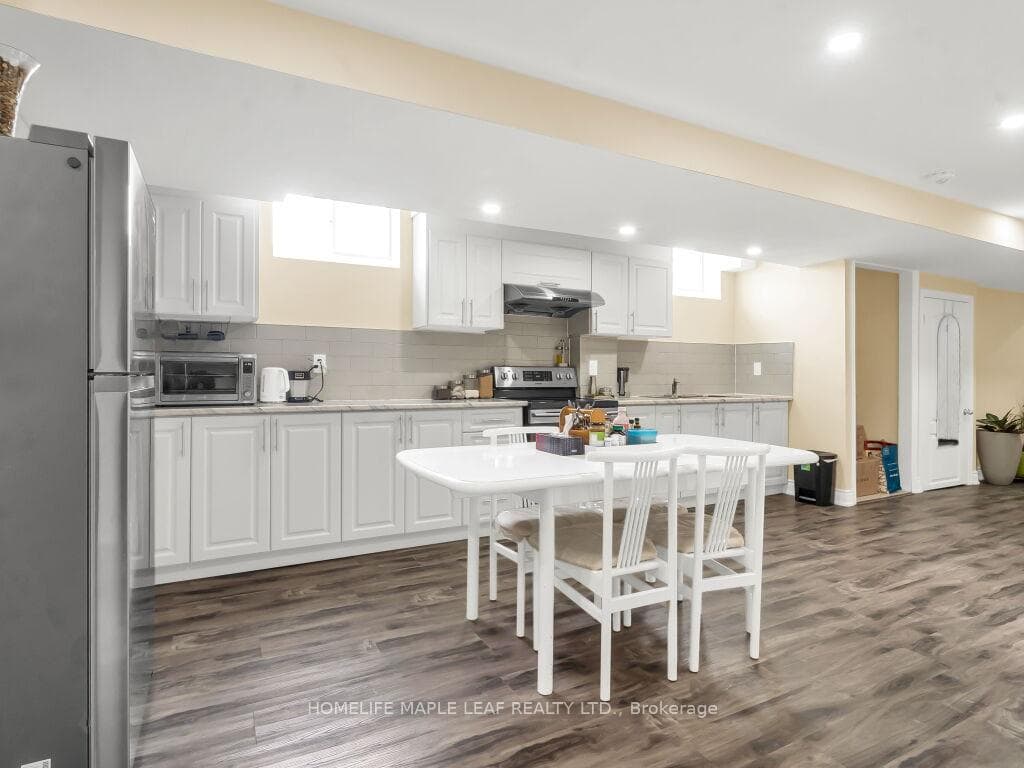 35 Dotchson Avenue photo 37