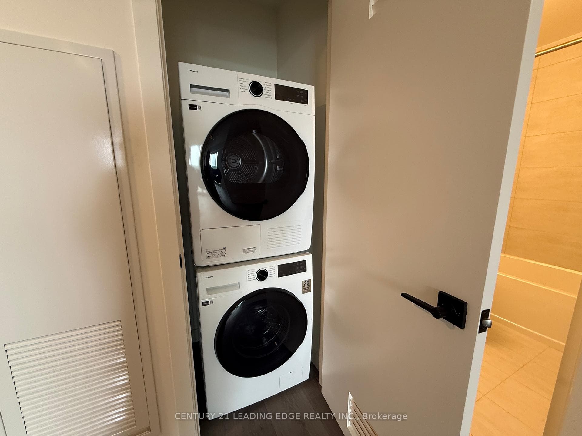 33 Erie Avenue Unit 712 photo 6
