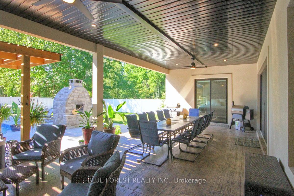 94 Harris Road photo 32