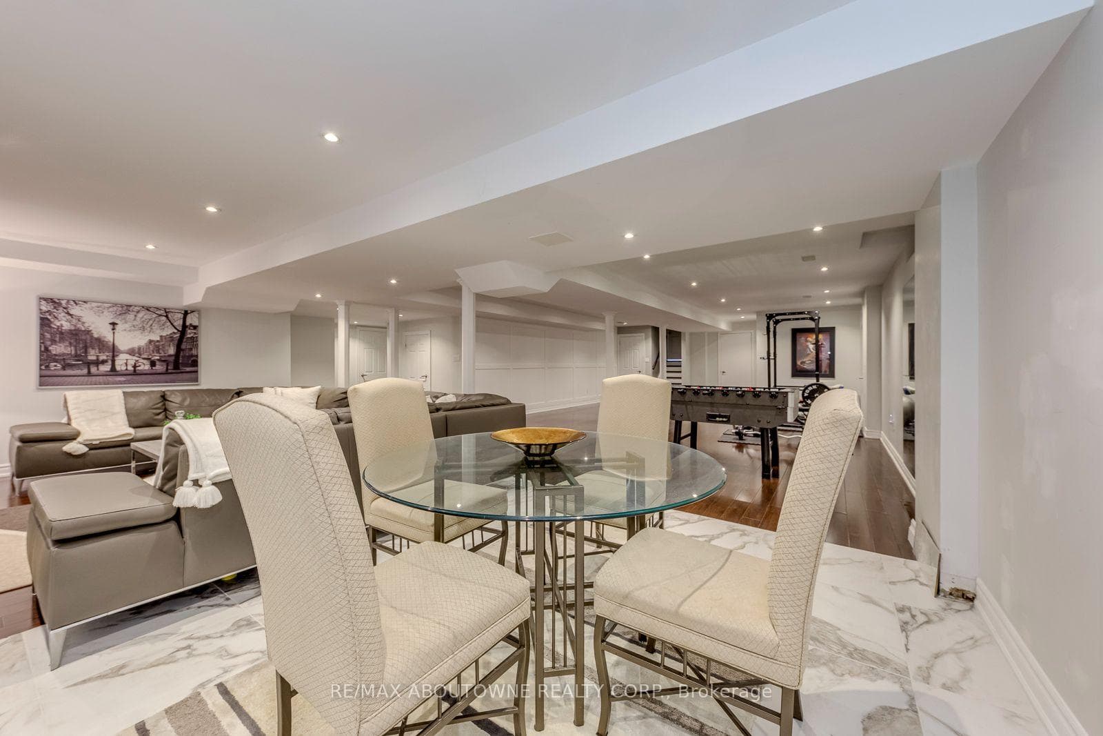 2067 Helmsley Avenue photo 42