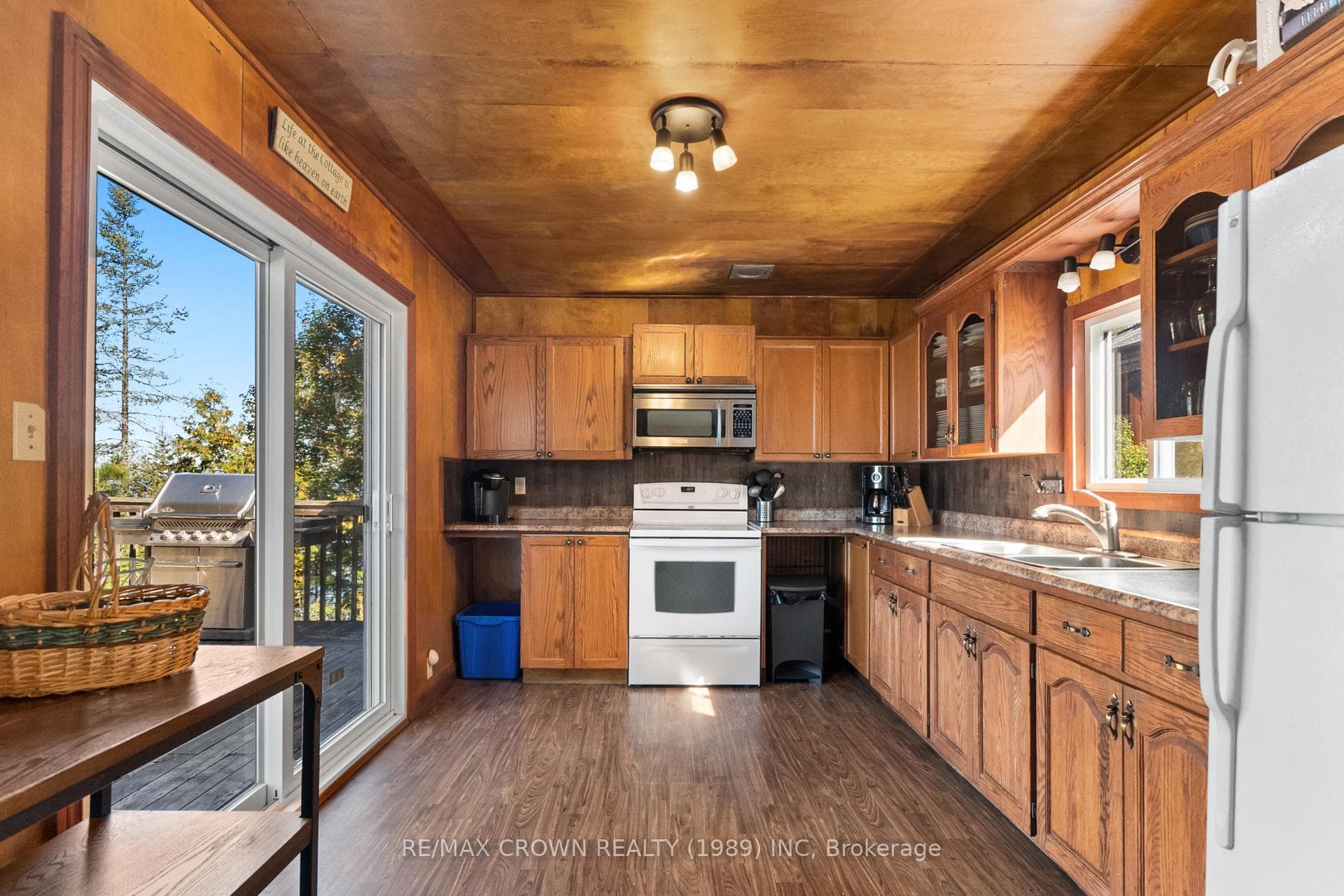 260 Birchgrove Drive photo 30