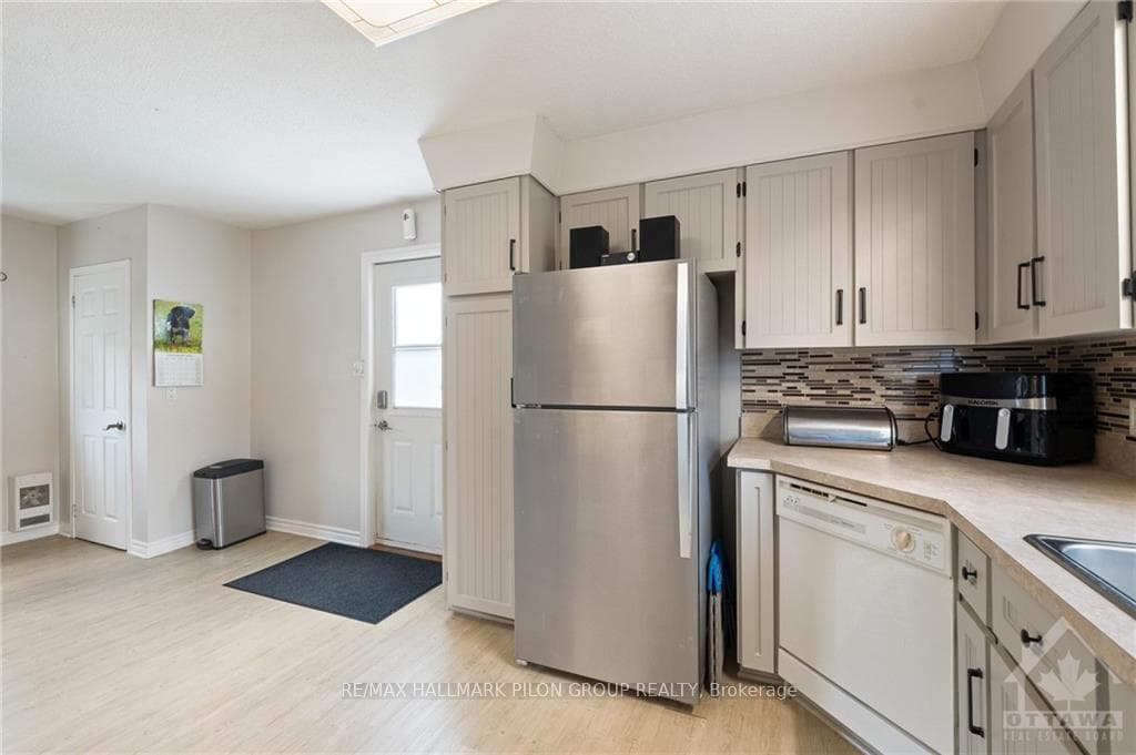 934 LACROIX Road photo 6