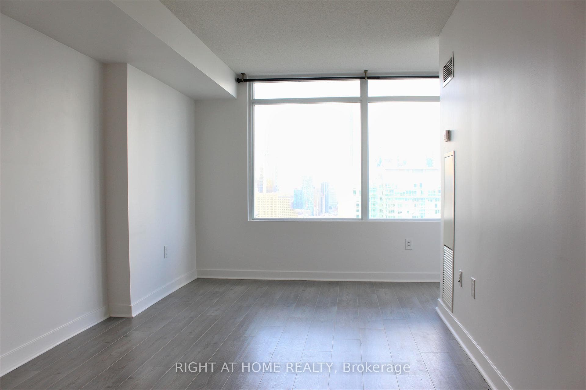 25 Telegram Mews Unit 3705 photo 9