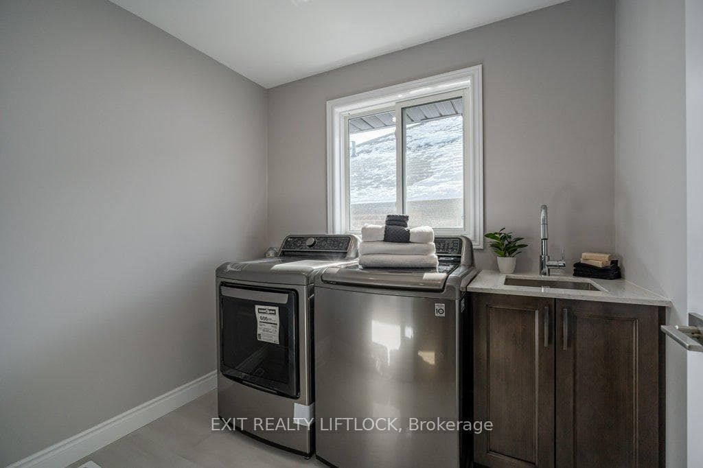 802 Steinberg Court photo 28