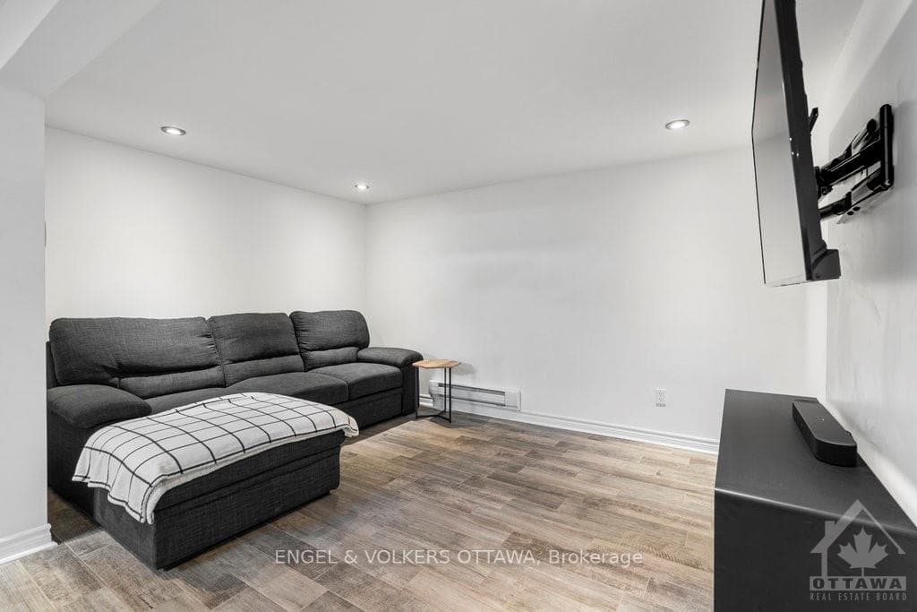 661 EAGLE Street photo 24