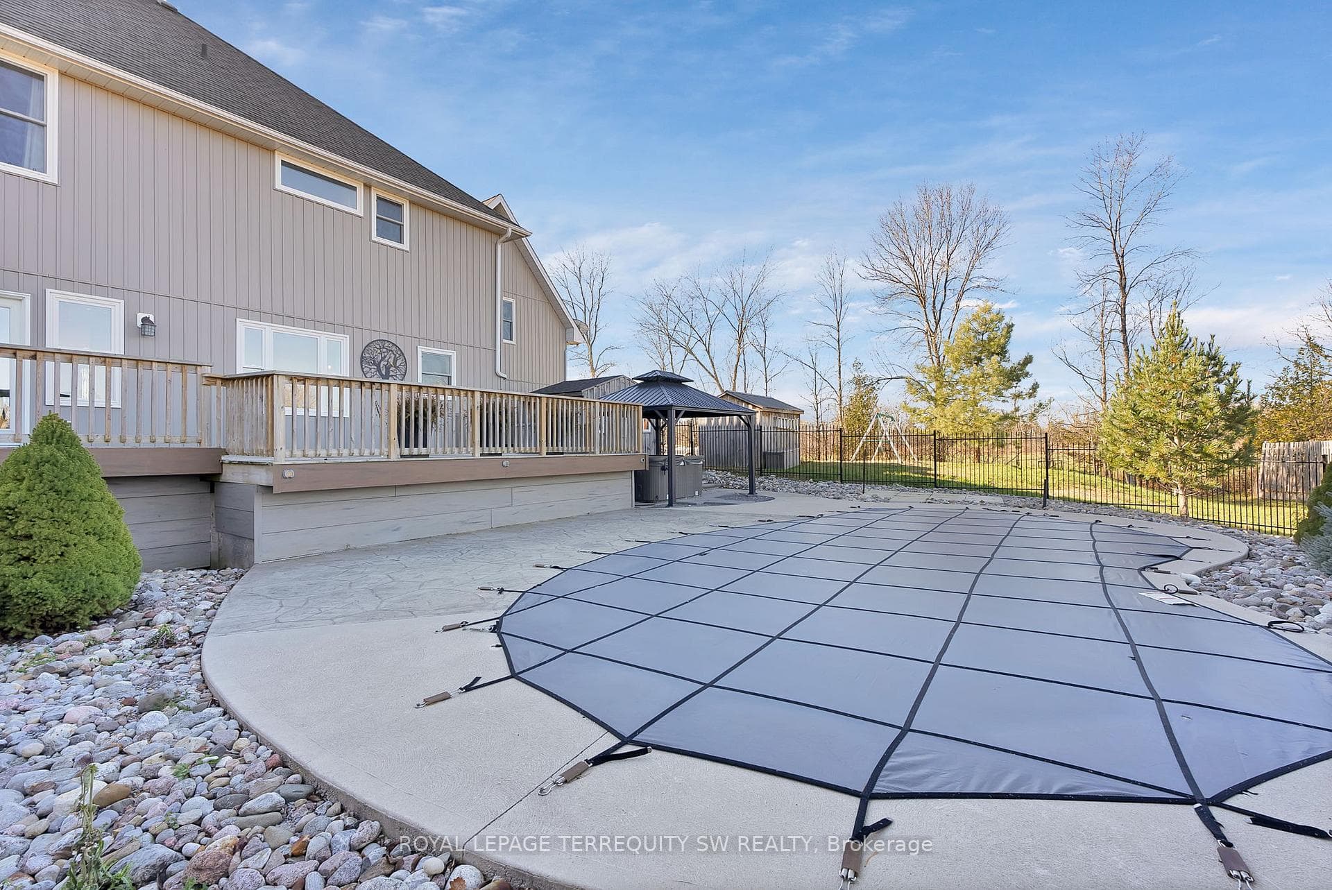 2299 Blessington Road photo 35