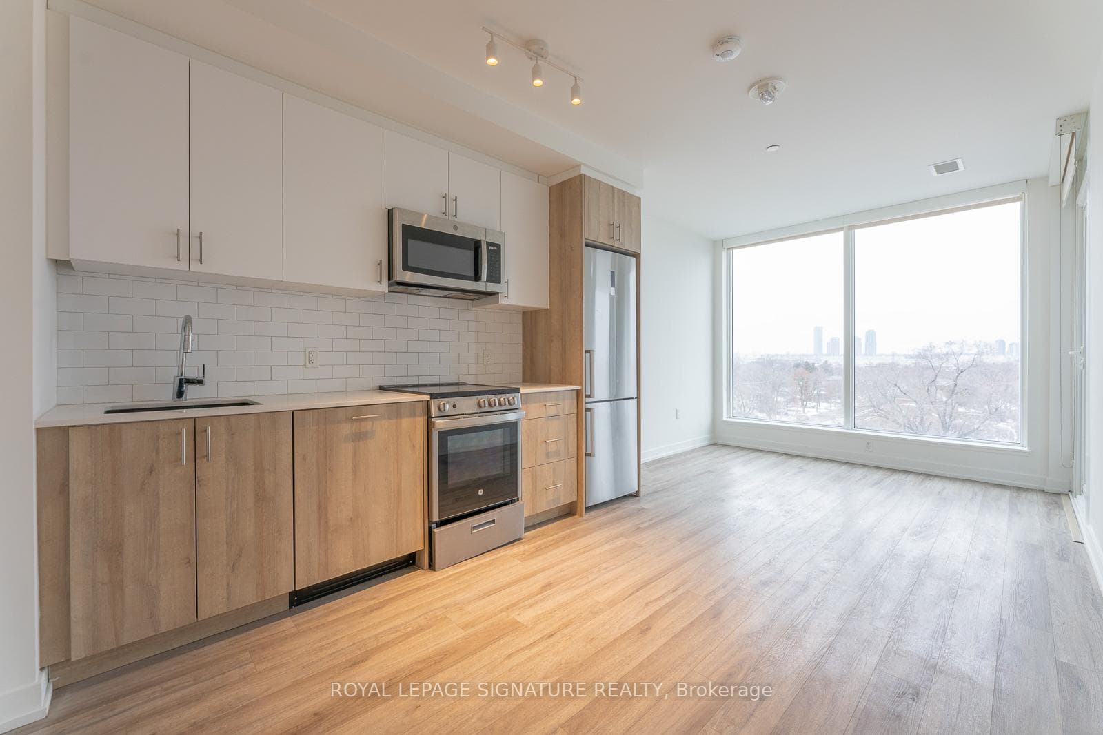 1195 The Queensway N/A Unit 606 photo 15