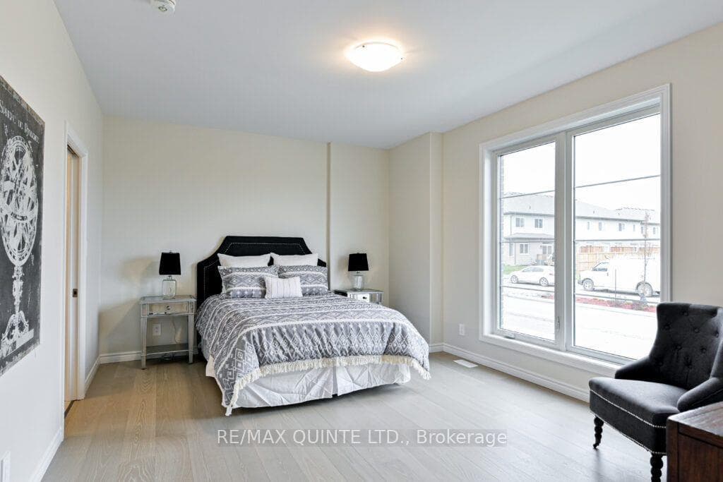 74A Riverstone Way photo 9