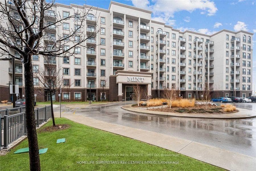 2490 Old Bronte Road Unit 517 photo 1