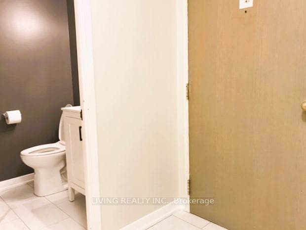298 Jarvis Street Unit 408 photo 17