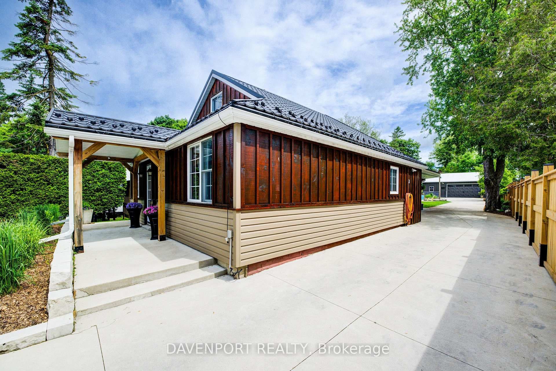 240 Egremont Street photo 32