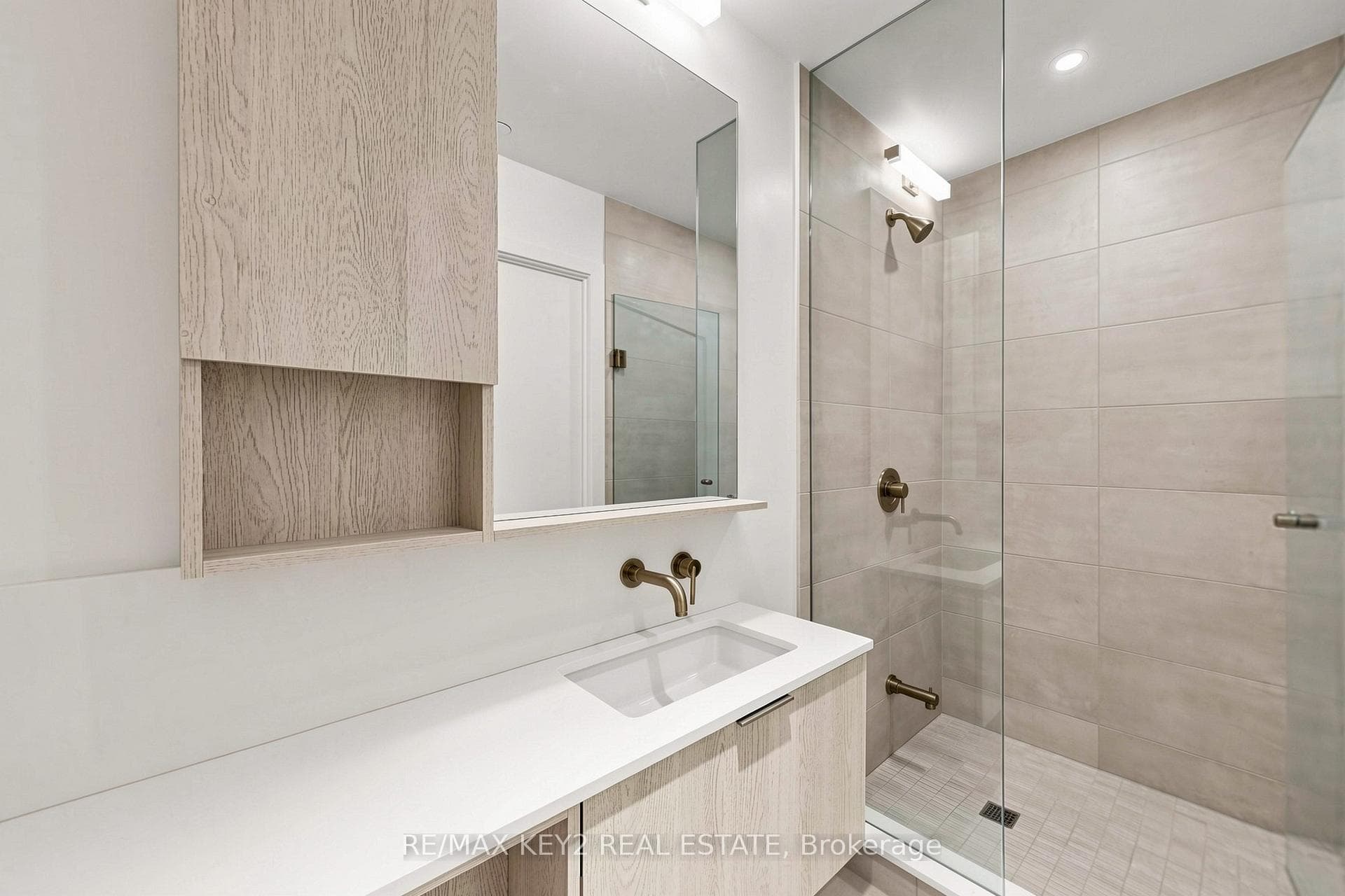 110 Broadway Avenue Unit 2910 photo 14