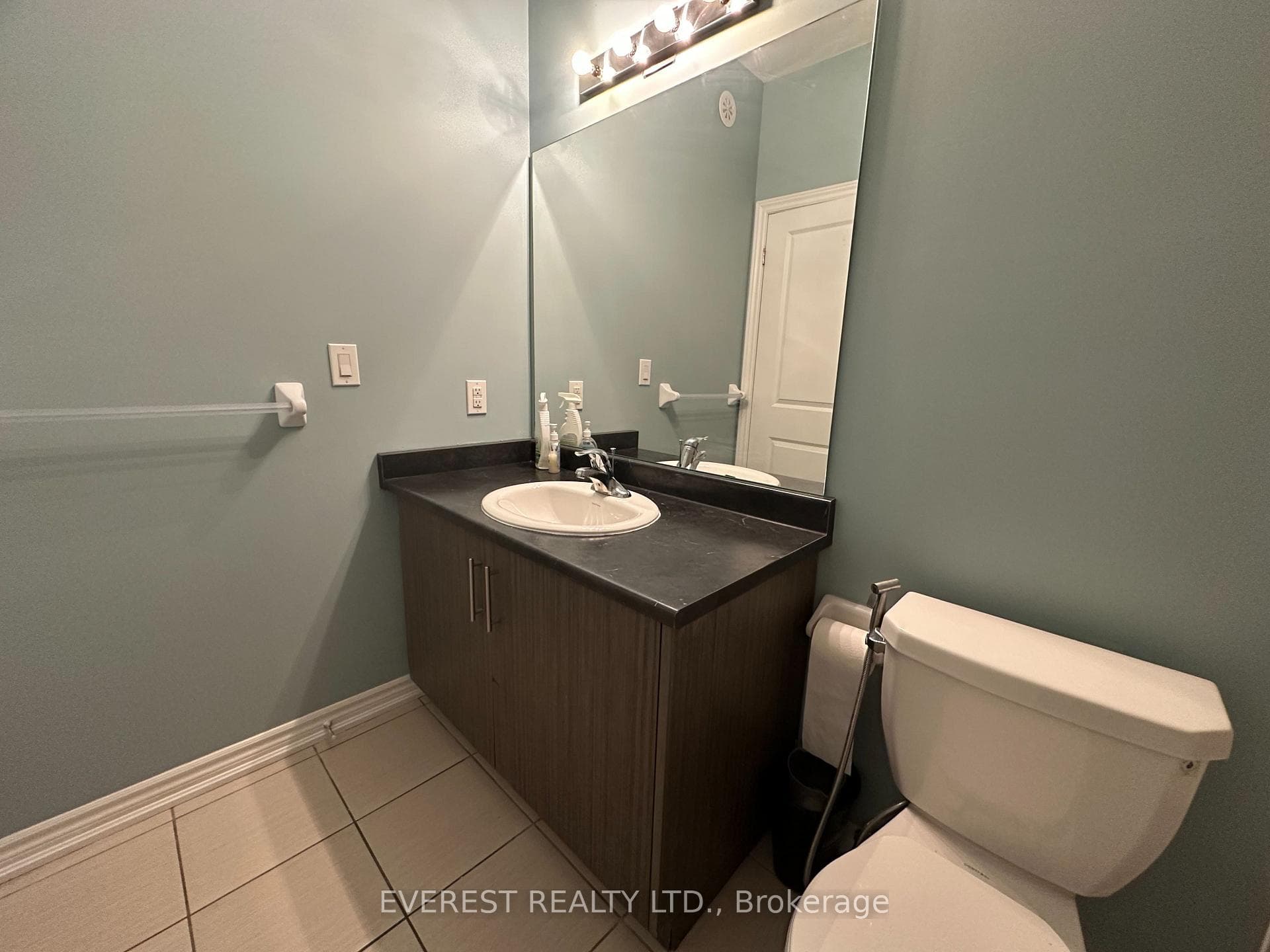 50 Halliford Place Unit 606 photo 17