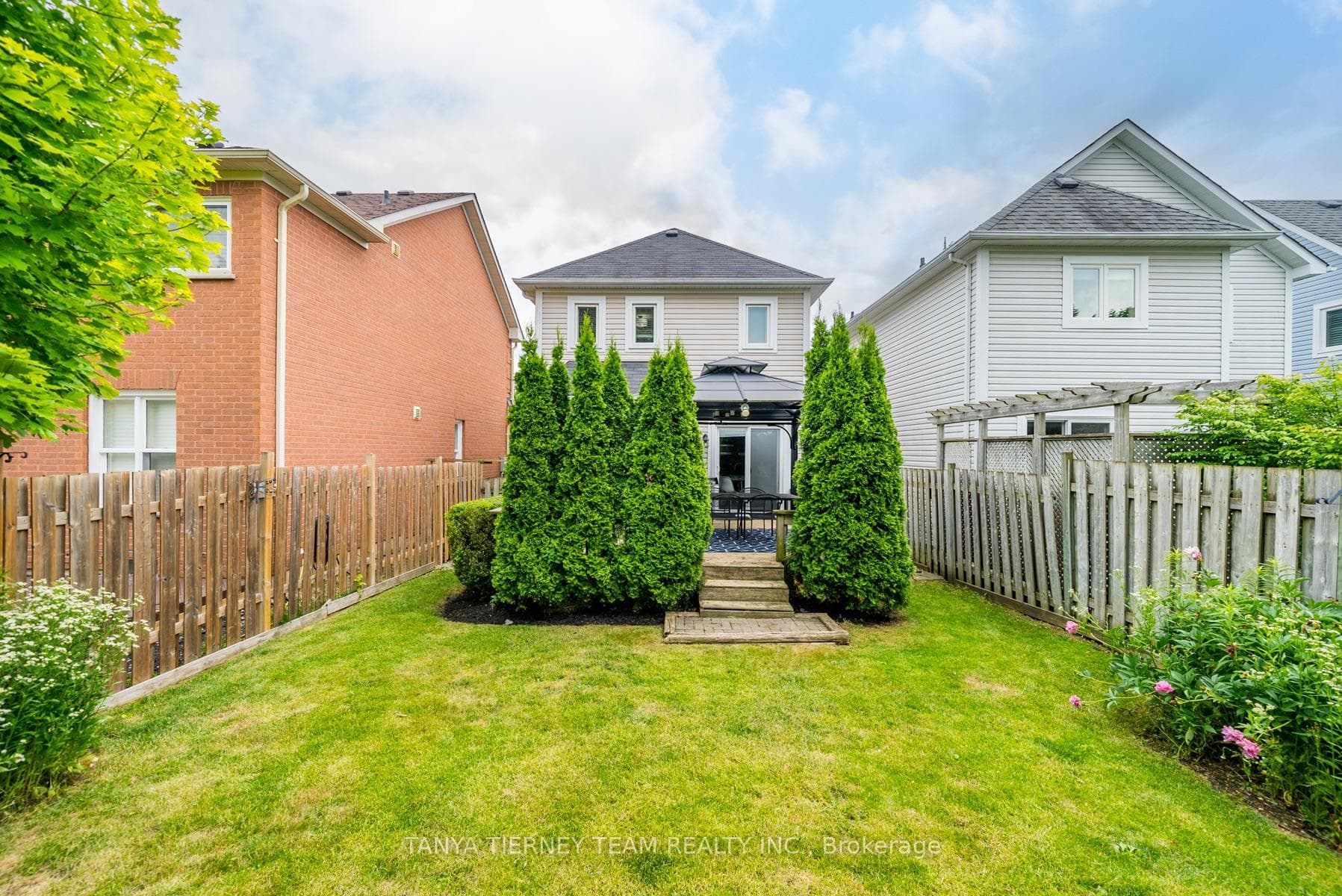 34 Wells Crescent photo 30