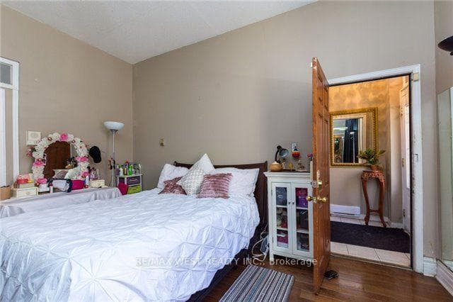 61 Homewood Avenue photo 3