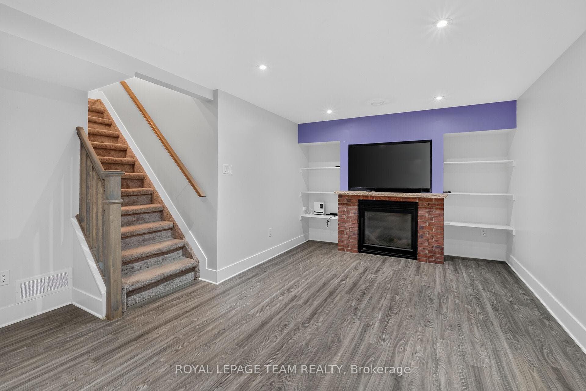 Large Family Rm in Basement w/laminate floors.