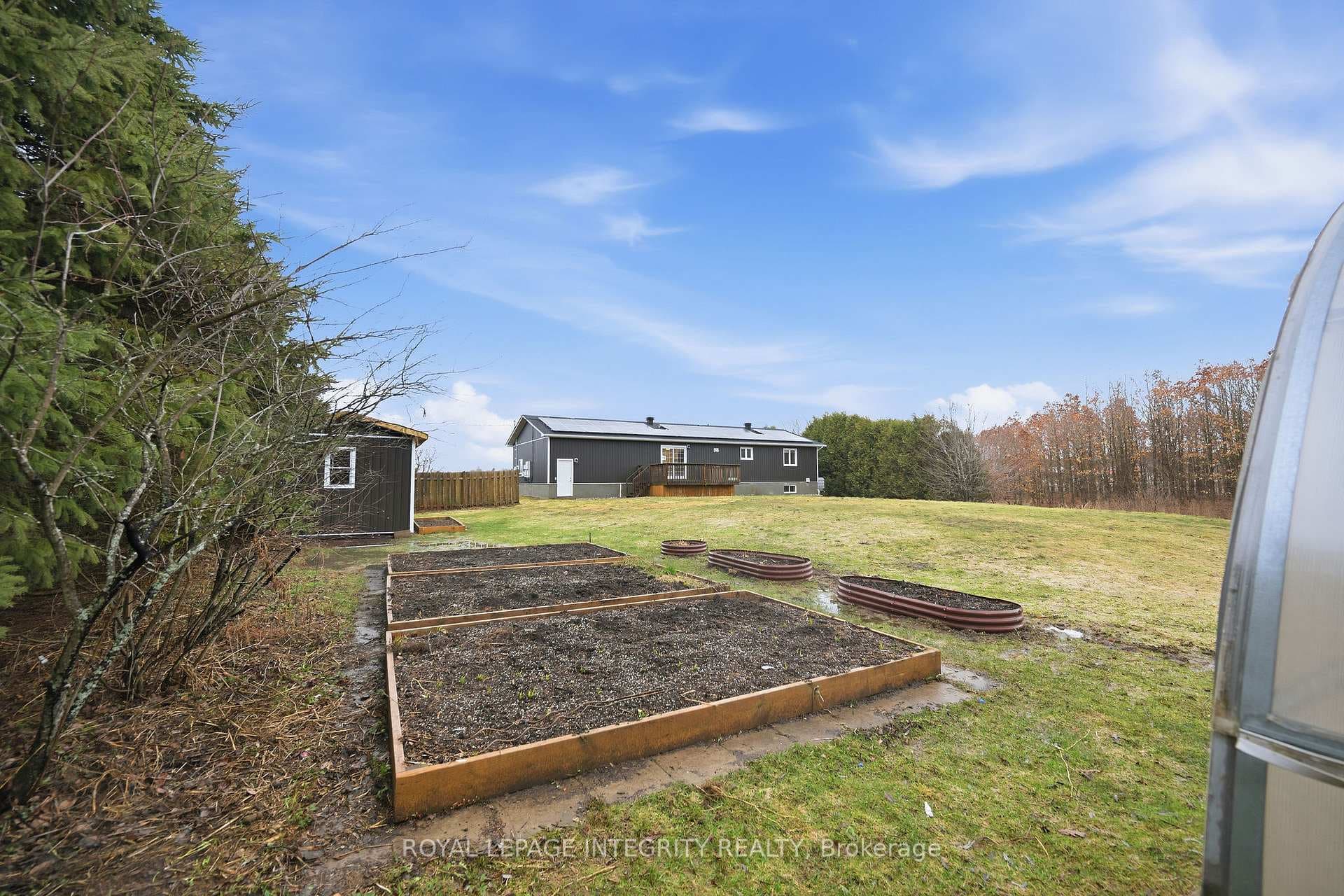 4000 Drouin Road photo 40