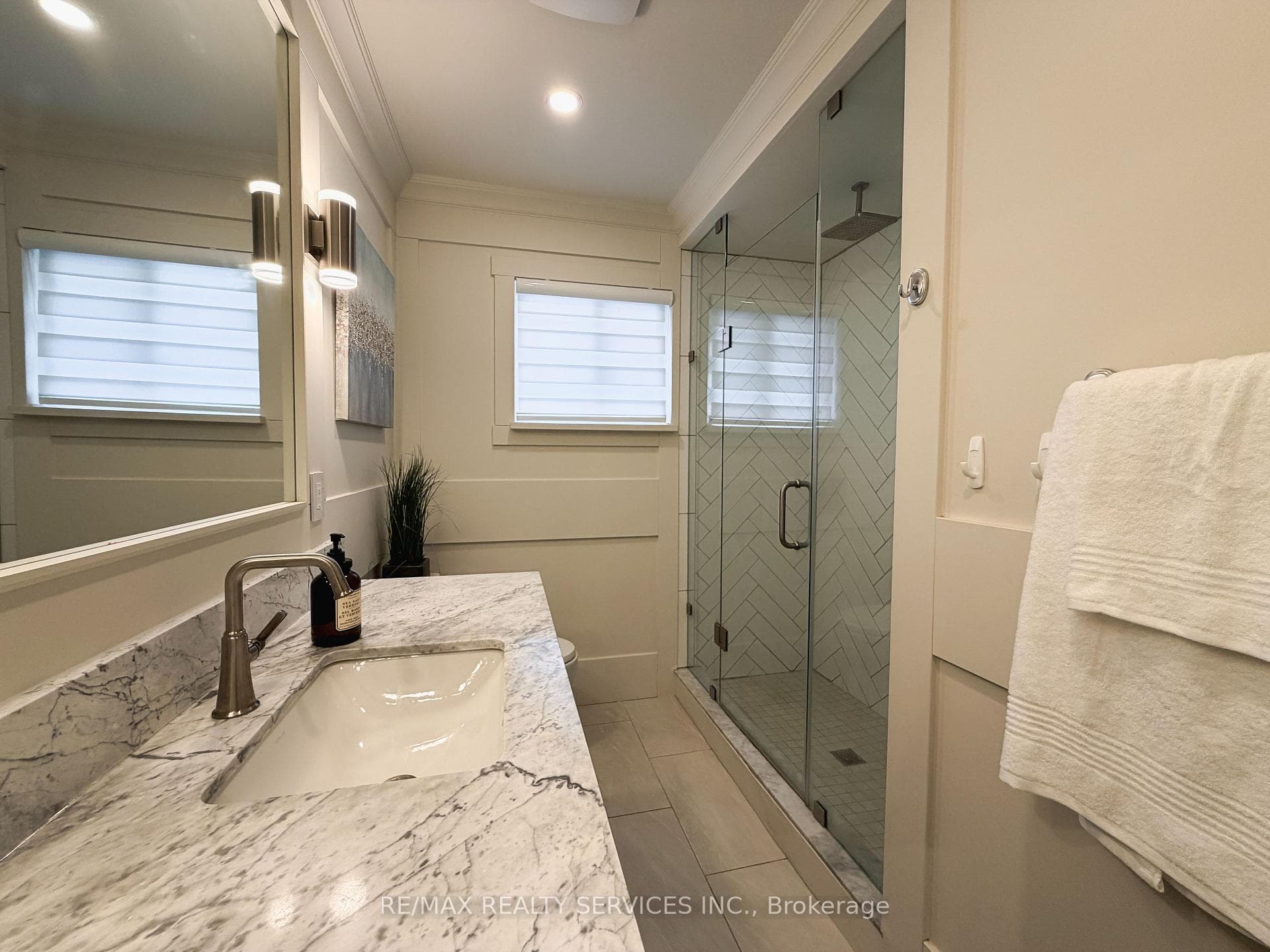 238 Laurier Avenue photo 15