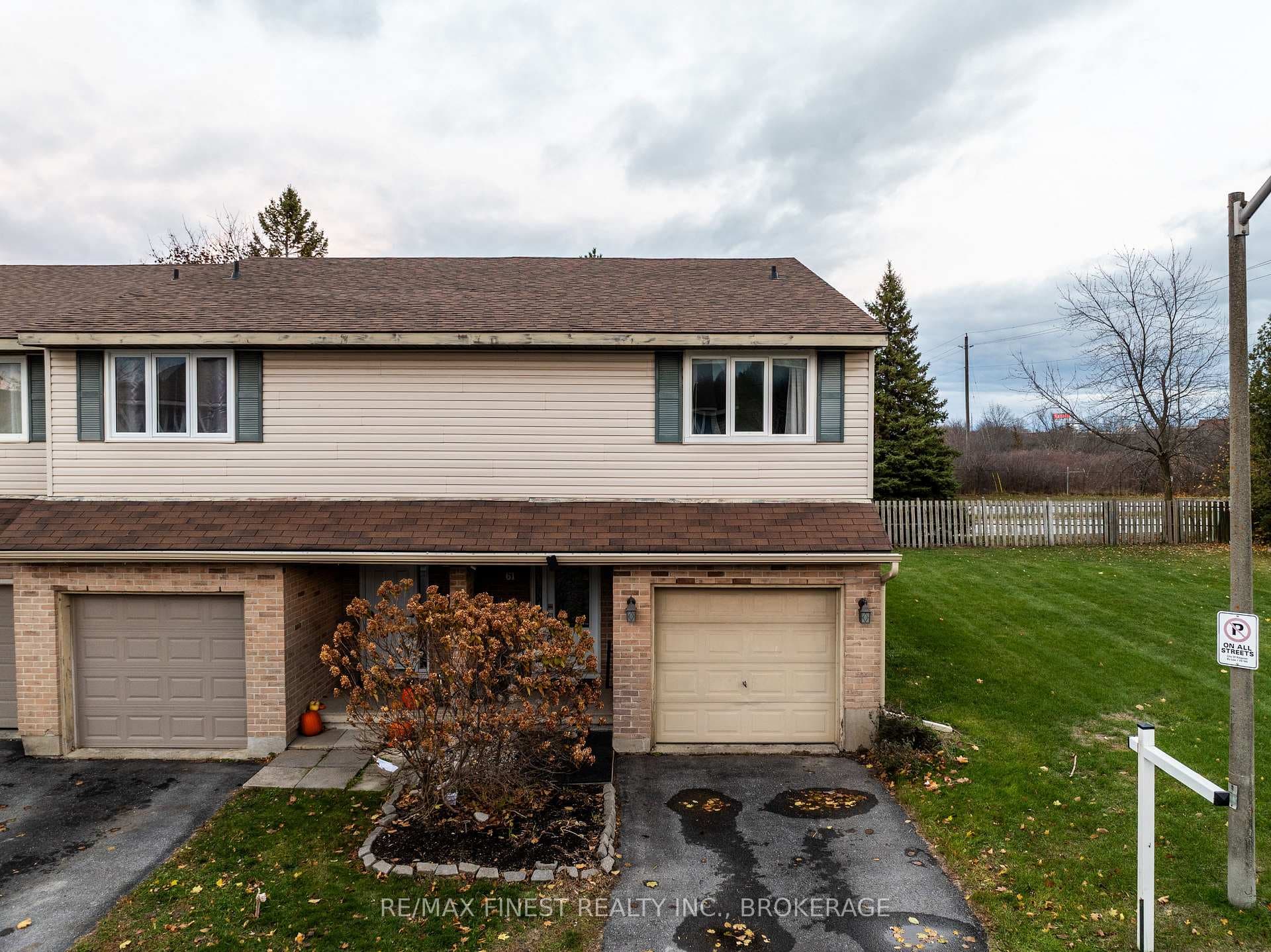 35 Coventry Crescent Unit 61 photo 4