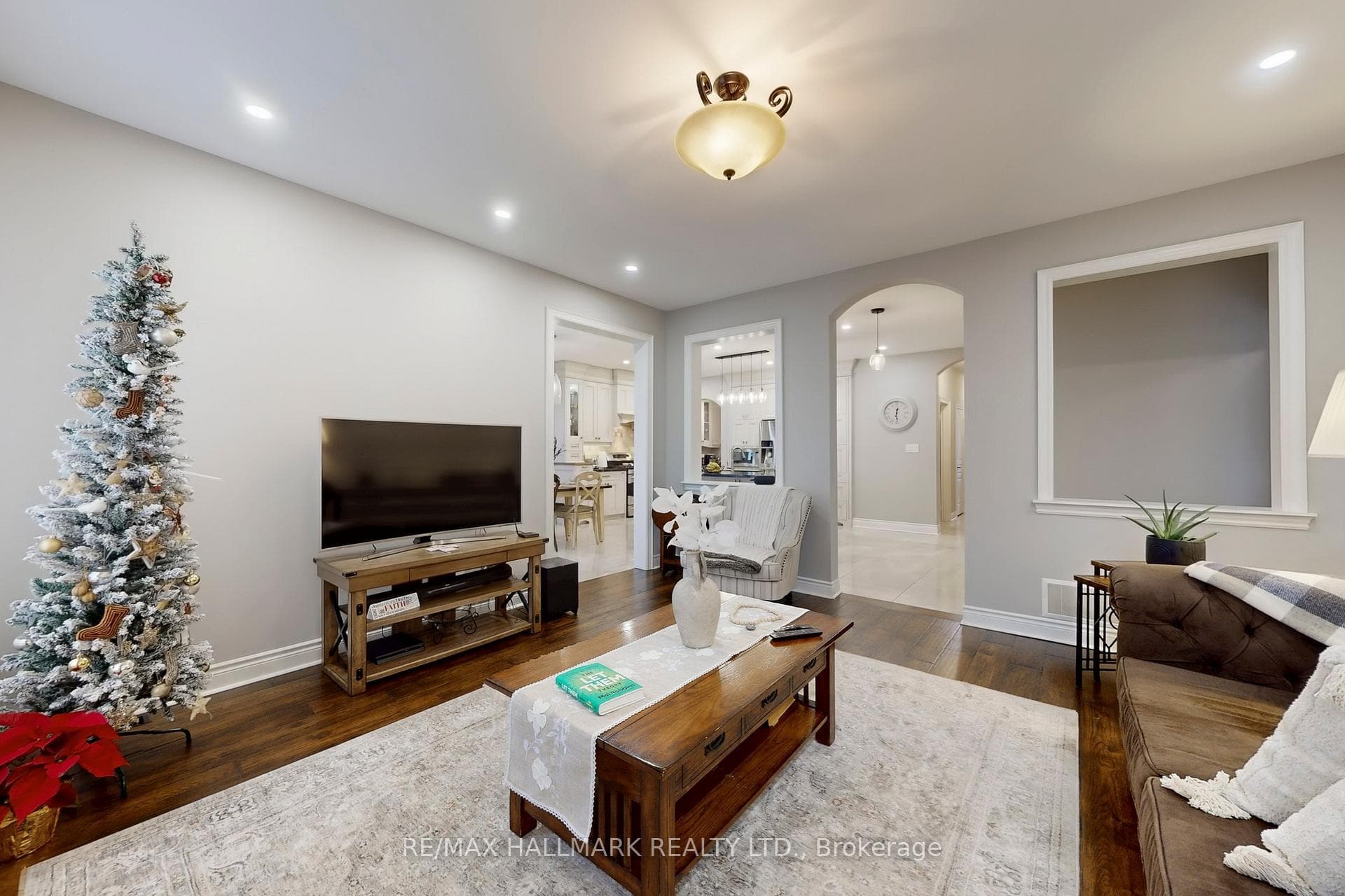 192 Tonner Crescent photo 5