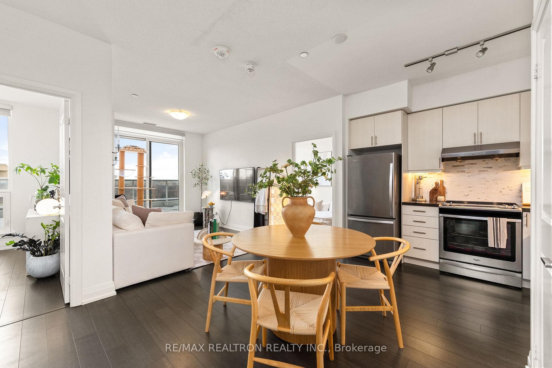 3121 Sheppard Avenue Unit 910 photo 2