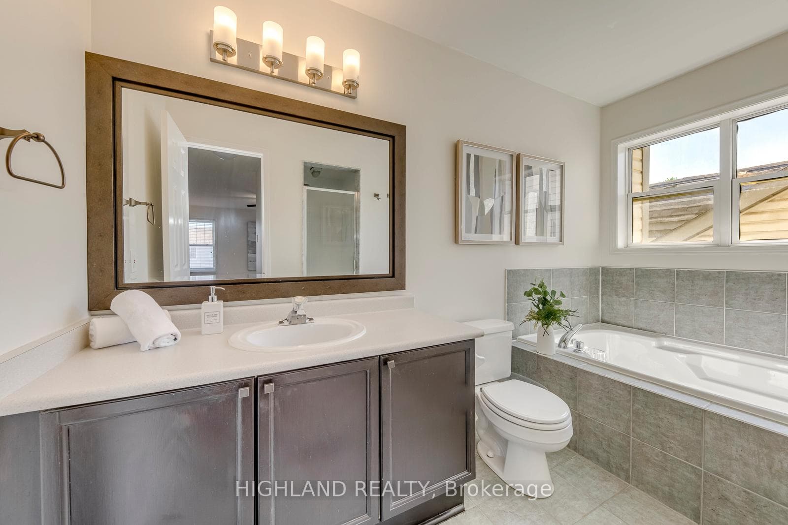 108 Roxton Road photo 43