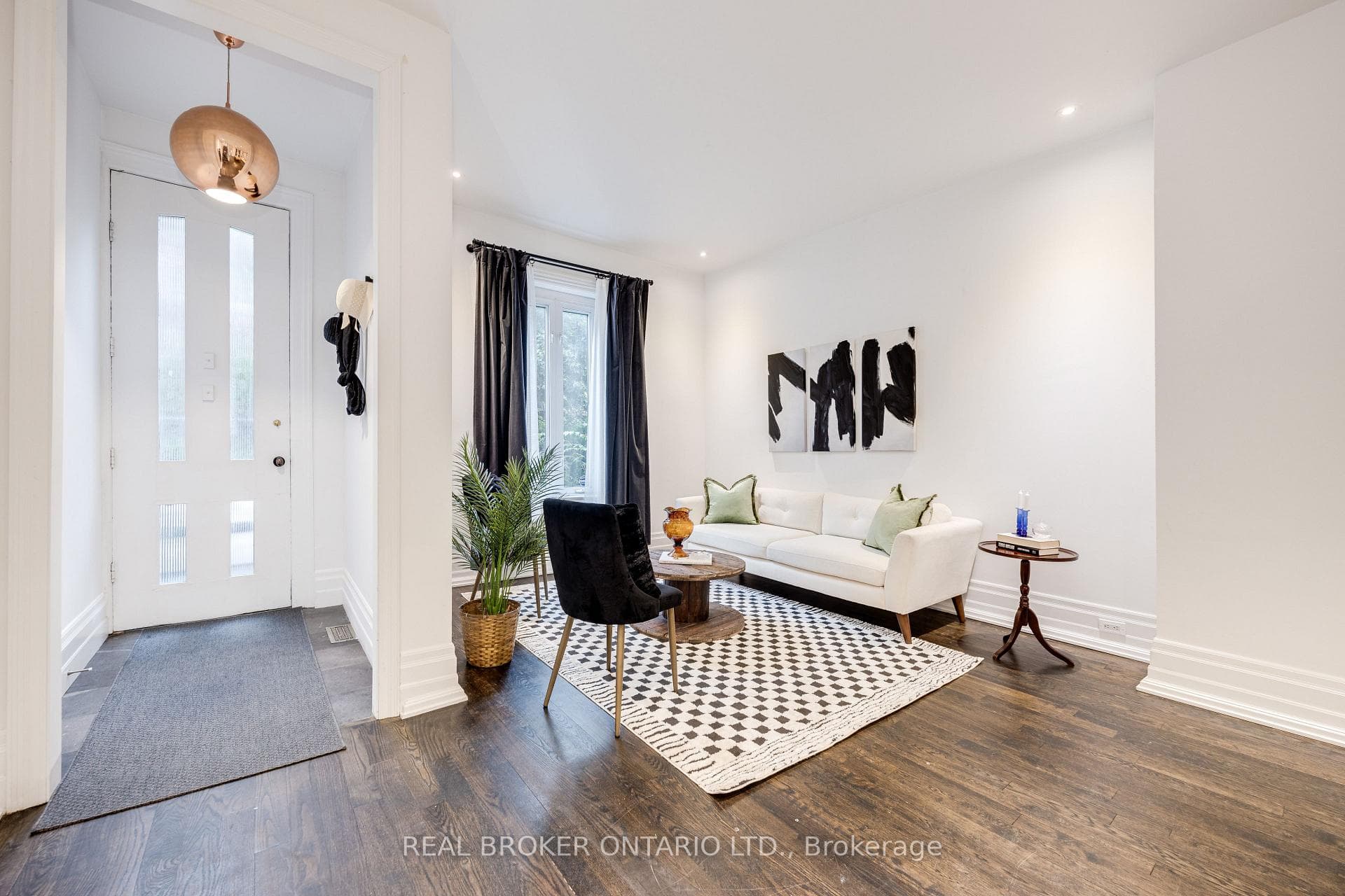 344 Wellesley Street photo 3